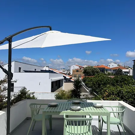 98 And Terrace Apartment